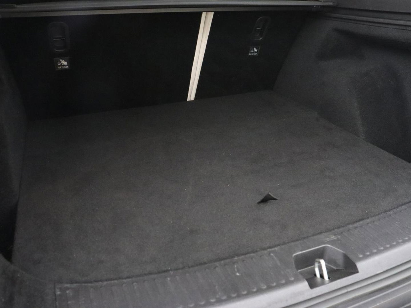 Aiways U5 63 kWh Premium | 40.800km NAP | Panoramadak | Leder | Stoelverwarming | Adaptive cruise | Carplay | 360 camera | Full LED | Keyless