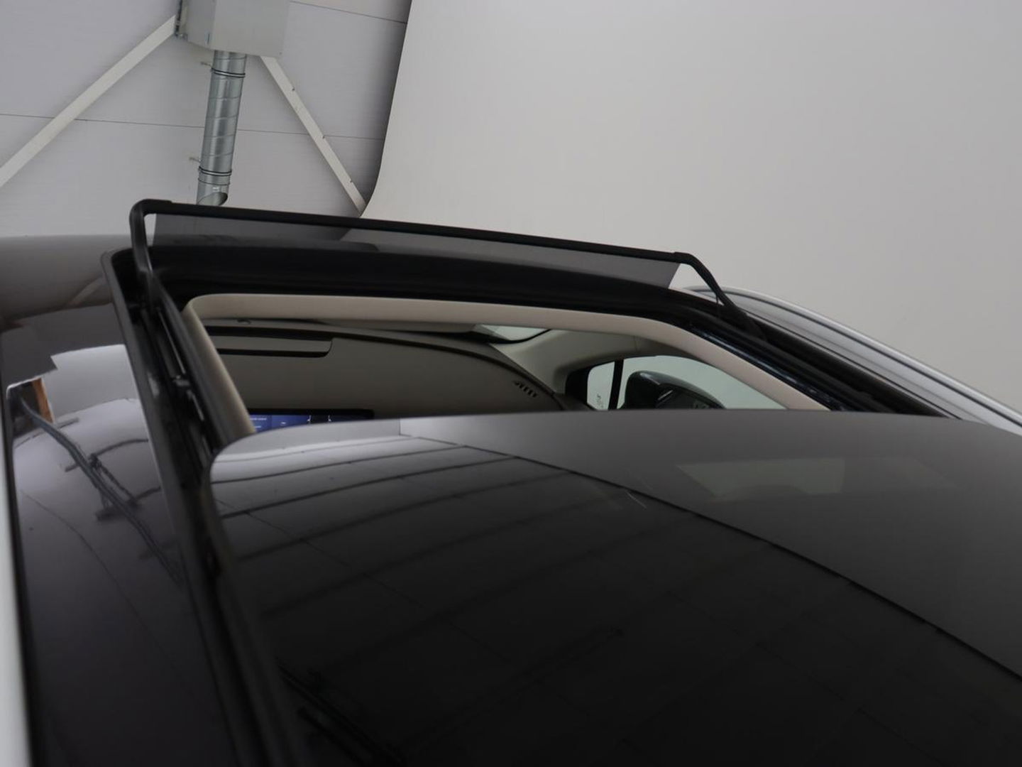 Aiways U5 63 kWh Premium | 40.800km NAP | Panoramadak | Leder | Stoelverwarming | Adaptive cruise | Carplay | 360 camera | Full LED | Keyless