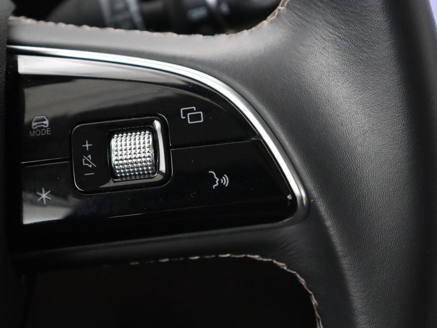 Aiways U5 63 kWh Premium | 40.800km NAP | Panoramadak | Leder | Stoelverwarming | Adaptive cruise | Carplay | 360 camera | Full LED | Keyless