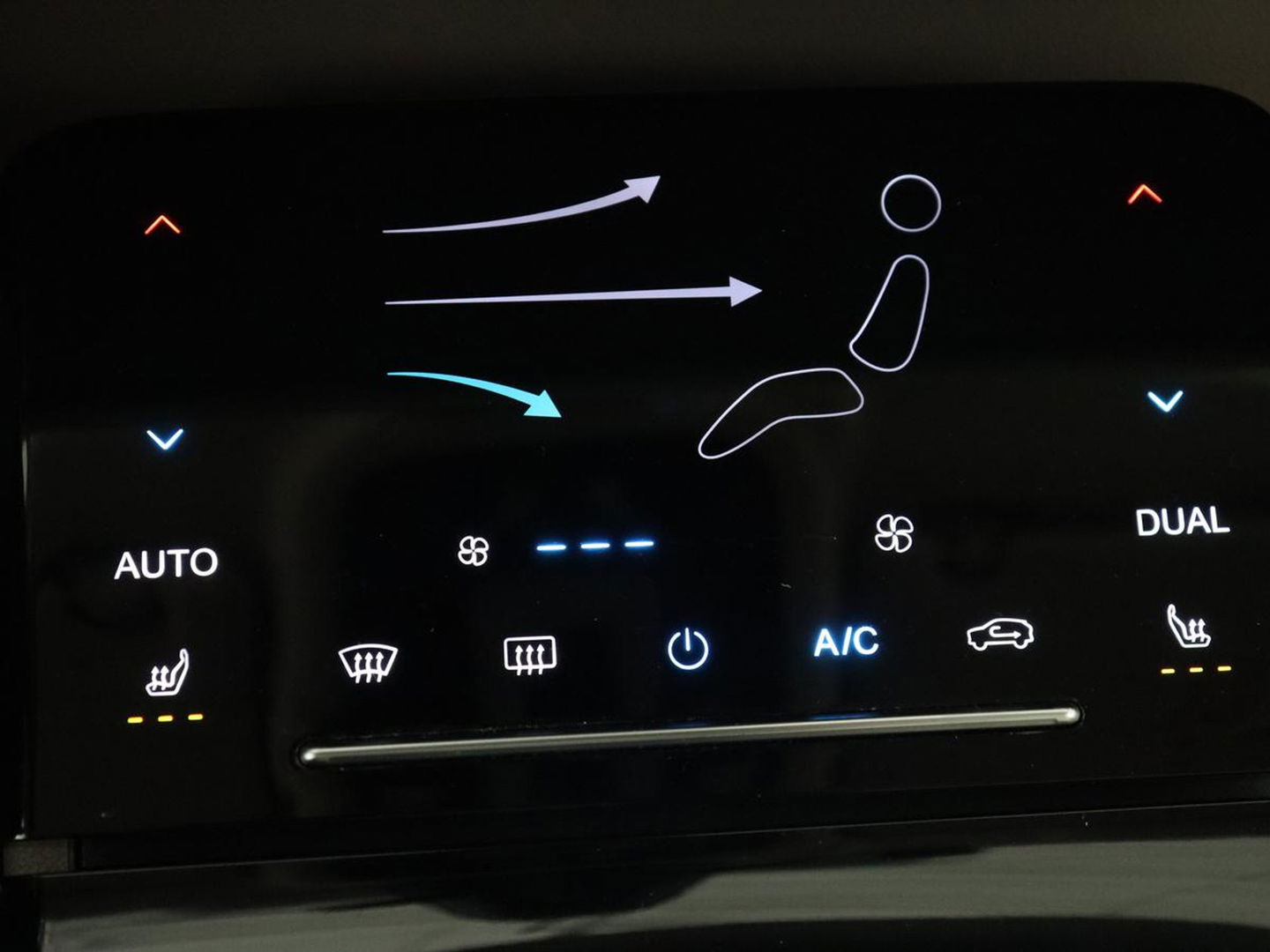 Aiways U5 63 kWh Premium | 40.800km NAP | Panoramadak | Leder | Stoelverwarming | Adaptive cruise | Carplay | 360 camera | Full LED | Keyless