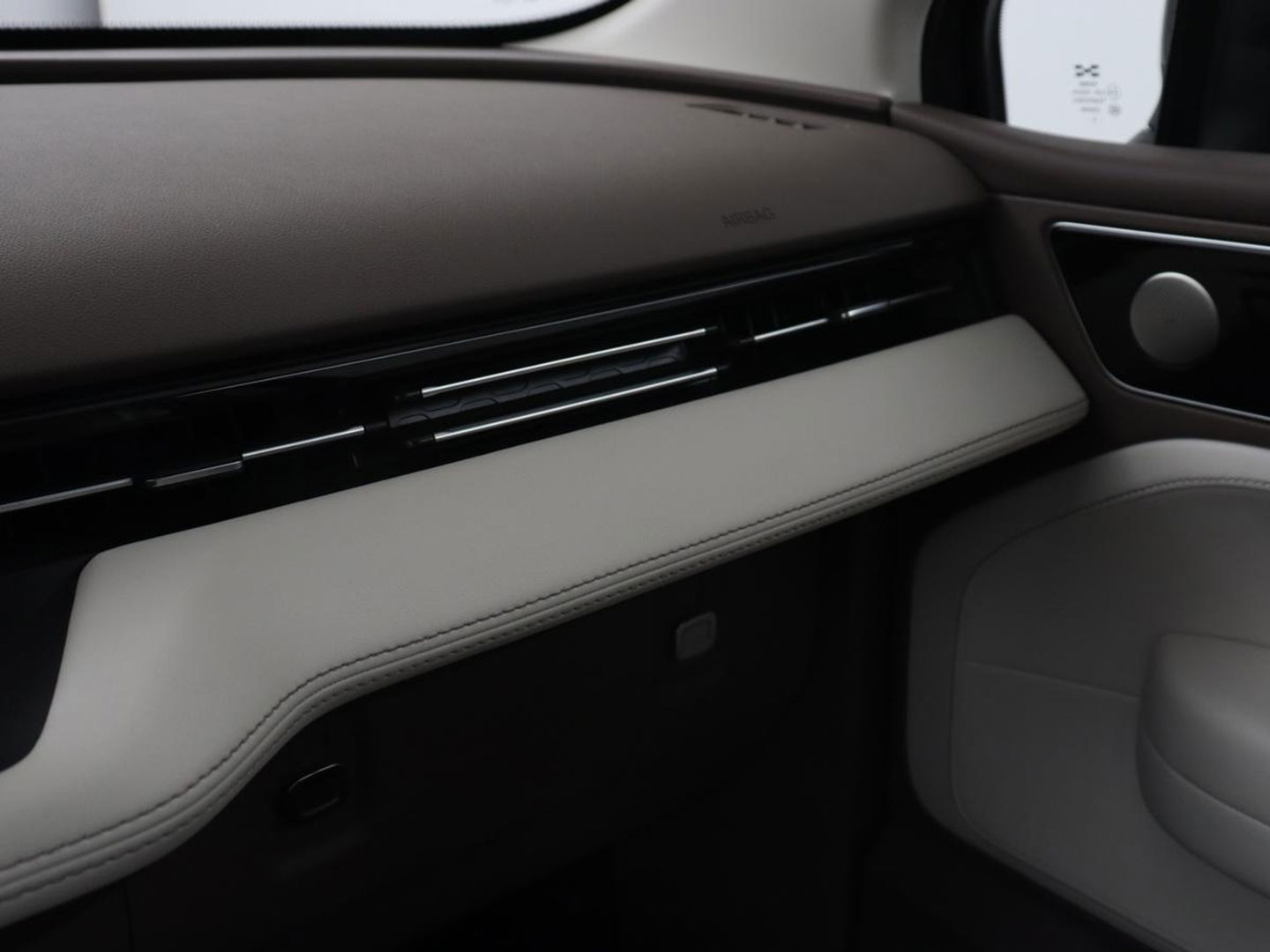 Aiways U5 63 kWh Premium | 40.800km NAP | Panoramadak | Leder | Stoelverwarming | Adaptive cruise | Carplay | 360 camera | Full LED | Keyless