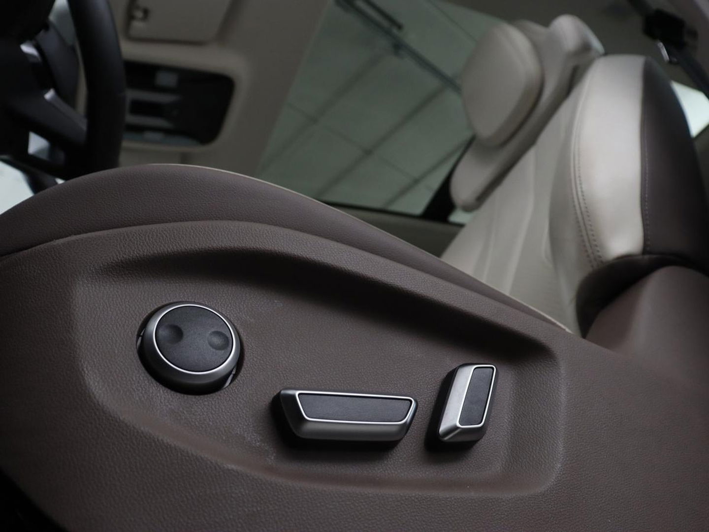 Aiways U5 63 kWh Premium | 40.800km NAP | Panoramadak | Leder | Stoelverwarming | Adaptive cruise | Carplay | 360 camera | Full LED | Keyless