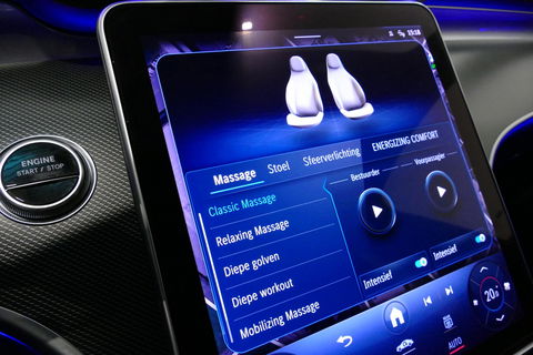 Mercedes-Benz C-Klasse 300 e AMG Line / C63S AMG Diffuser / Panamericana Grill / Panoramadak / Massage stoelen / Stoelverwarm- & koeling / Ambienteverlichting Premium / Elektr. verstelbare voorstoelen + memory / Apple Carplay - Android Auto / Head-up Display / Stuurwiel verwarm