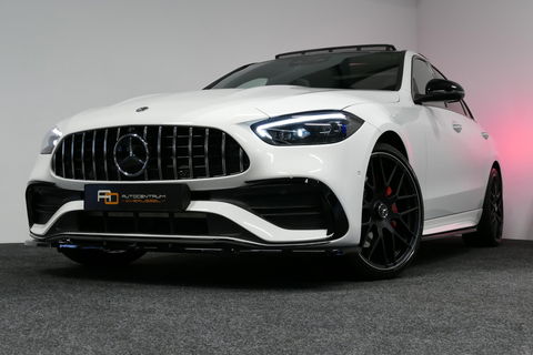 Mercedes-Benz C-Klasse 300 e AMG Line / C63S AMG Diffuser / Panamericana Grill / Panoramadak / Massage stoelen / Stoelverwarm- & koeling / Ambienteverlichting Premium / Elektr. verstelbare voorstoelen + memory / Apple Carplay - Android Auto / Head-up Display / Stuurwiel verwarm