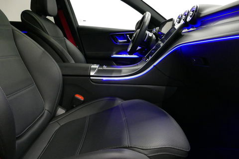Mercedes-Benz C-Klasse 300 e AMG Line / C63S AMG Diffuser / Panamericana Grill / Panoramadak / Massage stoelen / Stoelverwarm- & koeling / Ambienteverlichting Premium / Elektr. verstelbare voorstoelen + memory / Apple Carplay - Android Auto / Head-up Display / Stuurwiel verwarm