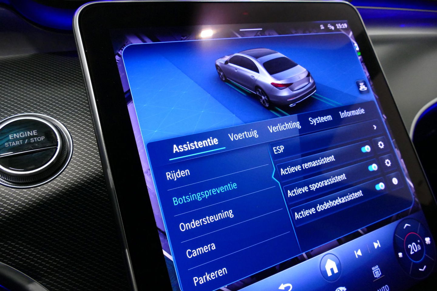 Mercedes-Benz C-Klasse 300 e AMG Line / C63S AMG Diffuser / Panamericana Grill / Panoramadak / Massage stoelen / Stoelverwarm- & koeling / Ambienteverlichting Premium / Elektr. verstelbare voorstoelen + memory / Apple Carplay - Android Auto / Head-up Display / Stuurwiel verwarm