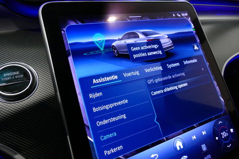 Mercedes-Benz C-Klasse 300 e AMG Line / C63S AMG Diffuser / Panamericana Grill / Panoramadak / Massage stoelen / Stoelverwarm- & koeling / Ambienteverlichting Premium / Elektr. verstelbare voorstoelen + memory / Apple Carplay - Android Auto / Head-up Display / Stuurwiel verwarm