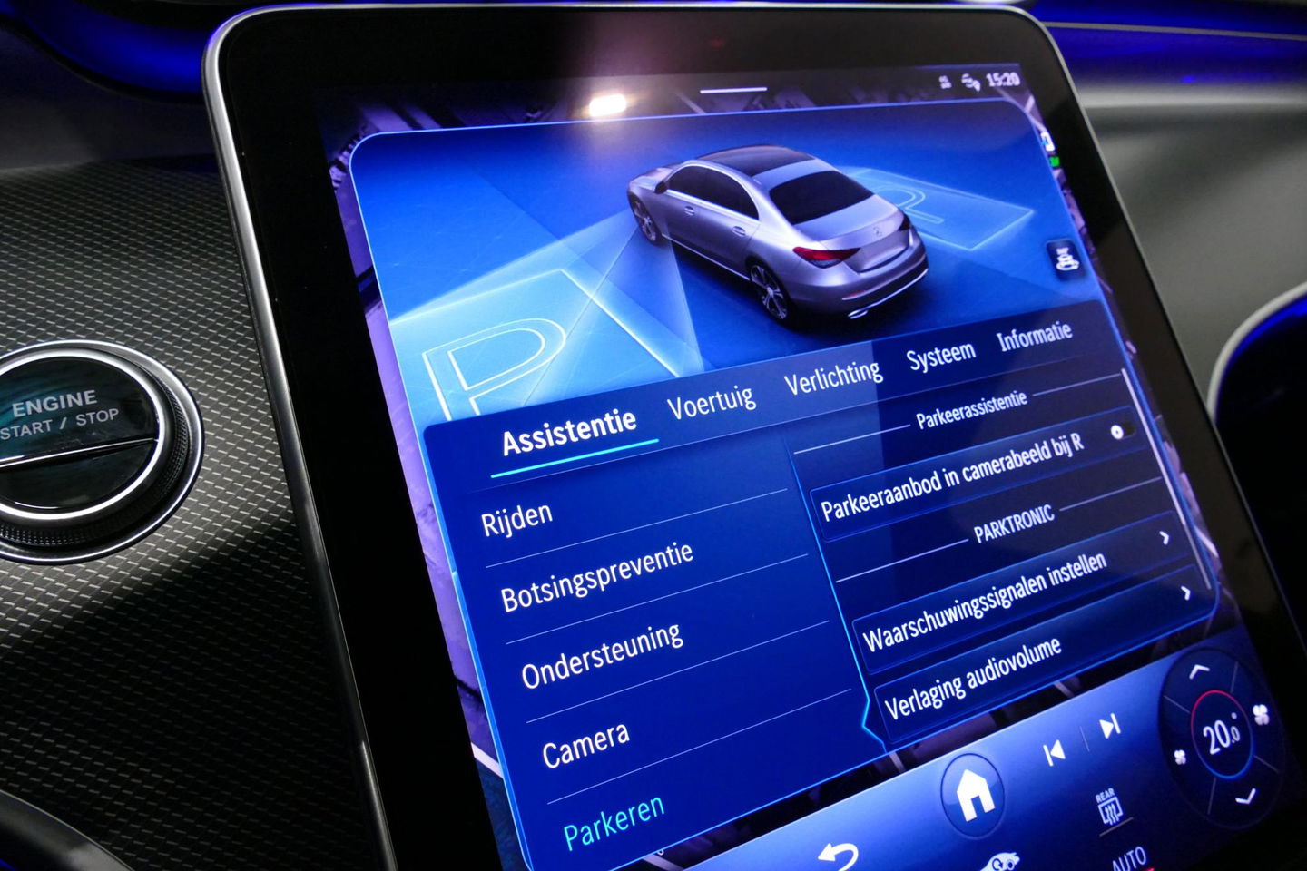 Mercedes-Benz C-Klasse 300 e AMG Line / C63S AMG Diffuser / Panamericana Grill / Panoramadak / Massage stoelen / Stoelverwarm- & koeling / Ambienteverlichting Premium / Elektr. verstelbare voorstoelen + memory / Apple Carplay - Android Auto / Head-up Display / Stuurwiel verwarm