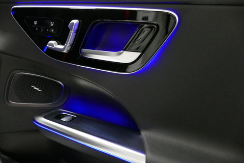 Mercedes-Benz C-Klasse 300 e AMG Line / C63S AMG Diffuser / Panamericana Grill / Panoramadak / Massage stoelen / Stoelverwarm- & koeling / Ambienteverlichting Premium / Elektr. verstelbare voorstoelen + memory / Apple Carplay - Android Auto / Head-up Display / Stuurwiel verwarm
