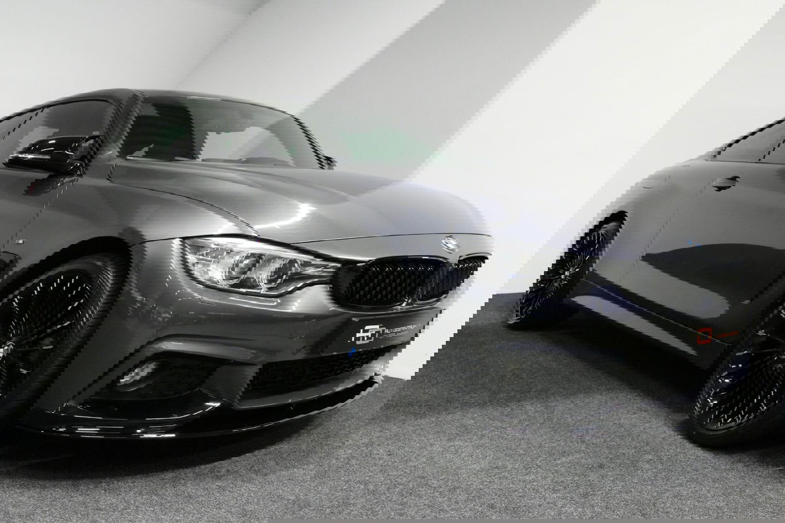 BMW 4 Serie Coupé 428i xDrive M Sport / Stoelverwarming / M Sport-chassis - adaptief onderstel / Navigatie / Climatronic / 19'' LMV / PDC / HiFi speakersysteem / Lederen bekleding / Bi-xenon koplampen / Grootlichtassistent / Sportbesturing variabel