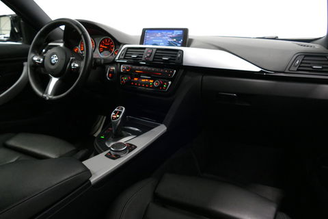 BMW 4 Serie Coupé 428i xDrive M Sport / Stoelverwarming / M Sport-chassis - adaptief onderstel / Navigatie / Climatronic / 19'' LMV / PDC / HiFi speakersysteem / Lederen bekleding / Bi-xenon koplampen / Grootlichtassistent / Sportbesturing variabel