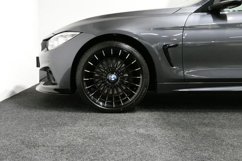 BMW 4 Serie Coupé 428i xDrive M Sport / Stoelverwarming / M Sport-chassis - adaptief onderstel / Navigatie / Climatronic / 19'' LMV / PDC / HiFi speakersysteem / Lederen bekleding / Bi-xenon koplampen / Grootlichtassistent / Sportbesturing variabel