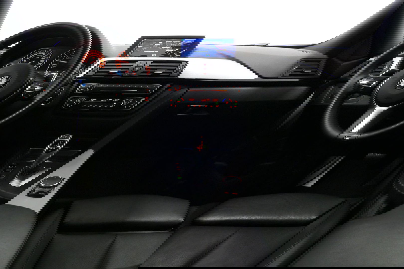 BMW 4 Serie Coupé 428i xDrive M Sport / Stoelverwarming / M Sport-chassis - adaptief onderstel / Navigatie / Climatronic / 19'' LMV / PDC / HiFi speakersysteem / Lederen bekleding / Bi-xenon koplampen / Grootlichtassistent / Sportbesturing variabel