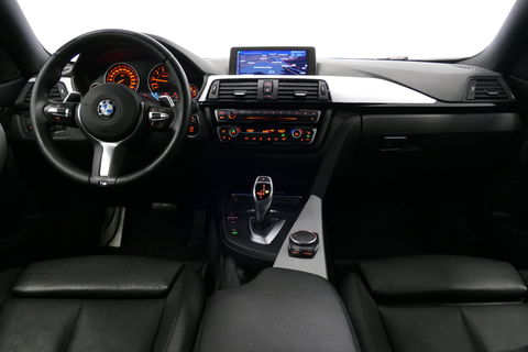BMW 4 Serie Coupé 428i xDrive M Sport / Stoelverwarming / M Sport-chassis - adaptief onderstel / Navigatie / Climatronic / 19'' LMV / PDC / HiFi speakersysteem / Lederen bekleding / Bi-xenon koplampen / Grootlichtassistent / Sportbesturing variabel