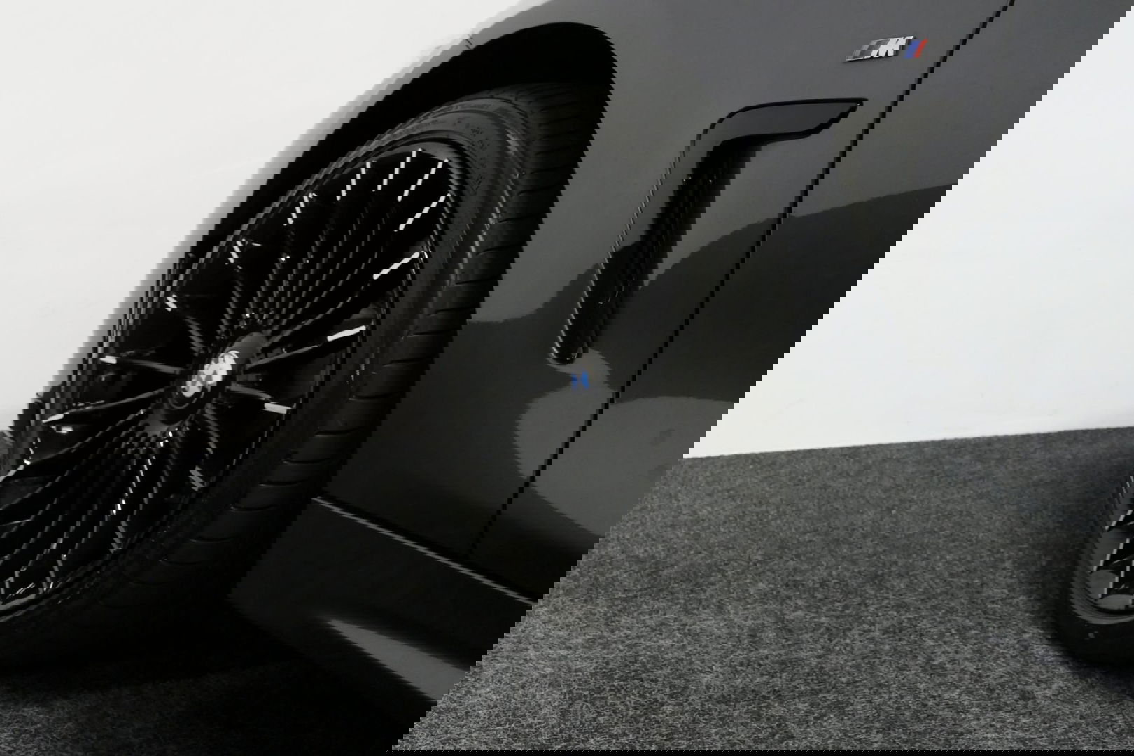 BMW 4 Serie Coupé 428i xDrive M Sport / Stoelverwarming / M Sport-chassis - adaptief onderstel / Navigatie / Climatronic / 19'' LMV / PDC / HiFi speakersysteem / Lederen bekleding / Bi-xenon koplampen / Grootlichtassistent / Sportbesturing variabel