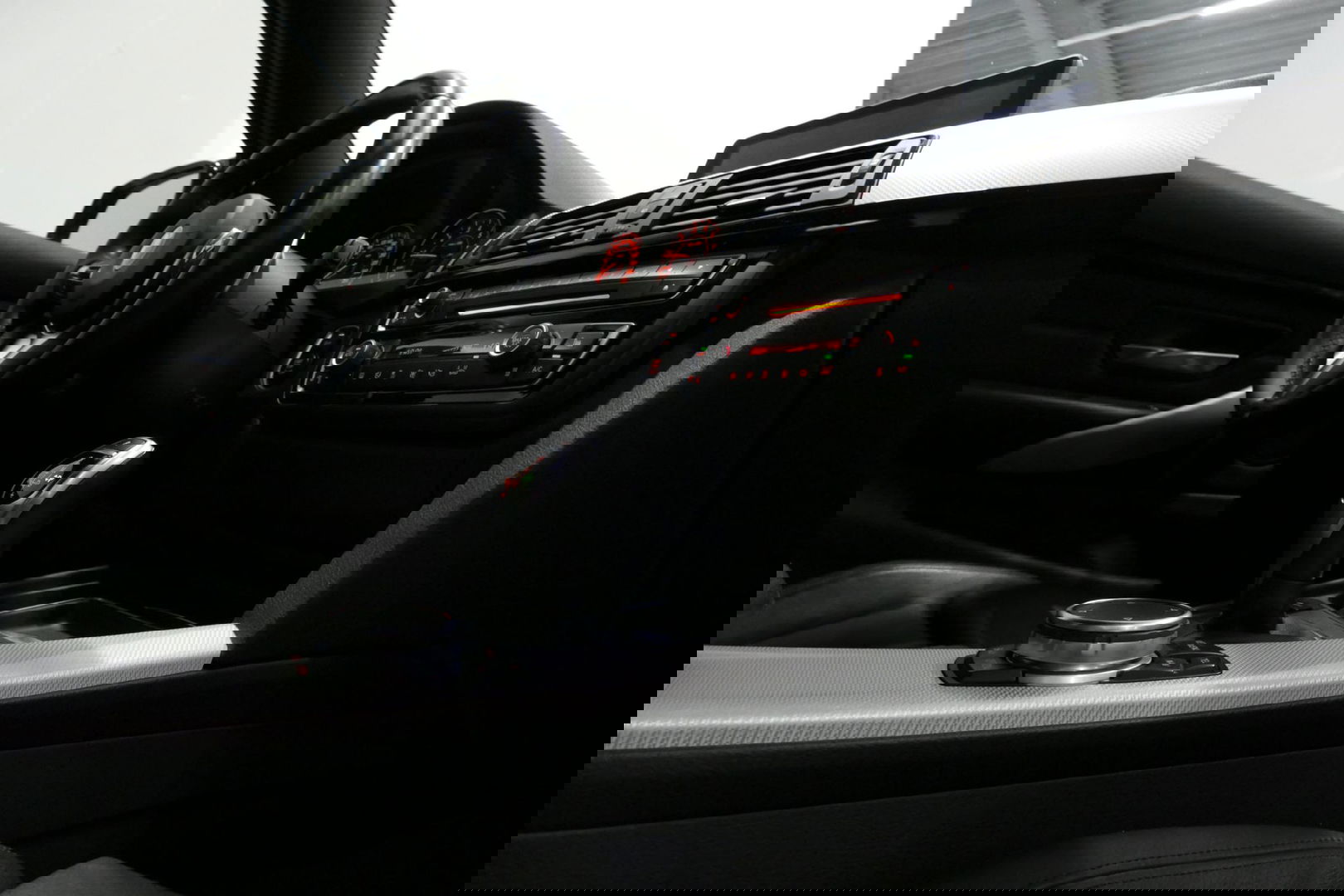 BMW 4 Serie Coupé 428i xDrive M Sport / Stoelverwarming / M Sport-chassis - adaptief onderstel / Navigatie / Climatronic / 19'' LMV / PDC / HiFi speakersysteem / Lederen bekleding / Bi-xenon koplampen / Grootlichtassistent / Sportbesturing variabel