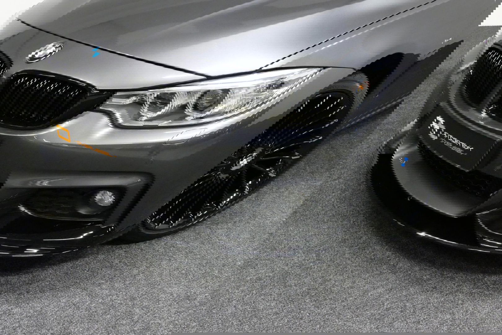 BMW 4 Serie Coupé 428i xDrive M Sport / Stoelverwarming / M Sport-chassis - adaptief onderstel / Navigatie / Climatronic / 19'' LMV / PDC / HiFi speakersysteem / Lederen bekleding / Bi-xenon koplampen / Grootlichtassistent / Sportbesturing variabel