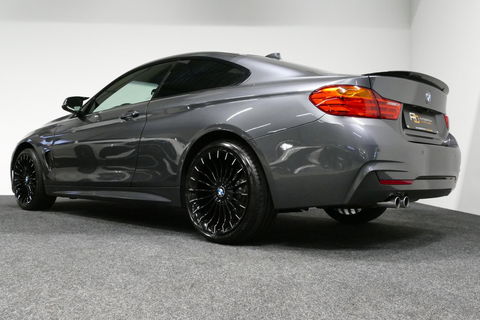 BMW 4 Serie Coupé 428i xDrive M Sport / Stoelverwarming / M Sport-chassis - adaptief onderstel / Navigatie / Climatronic / 19'' LMV / PDC / HiFi speakersysteem / Lederen bekleding / Bi-xenon koplampen / Grootlichtassistent / Sportbesturing variabel