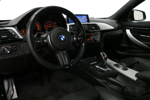 BMW 4 Serie Coupé 428i xDrive M Sport / Stoelverwarming / M Sport-chassis - adaptief onderstel / Navigatie / Climatronic / 19'' LMV / PDC / HiFi speakersysteem / Lederen bekleding / Bi-xenon koplampen / Grootlichtassistent / Sportbesturing variabel