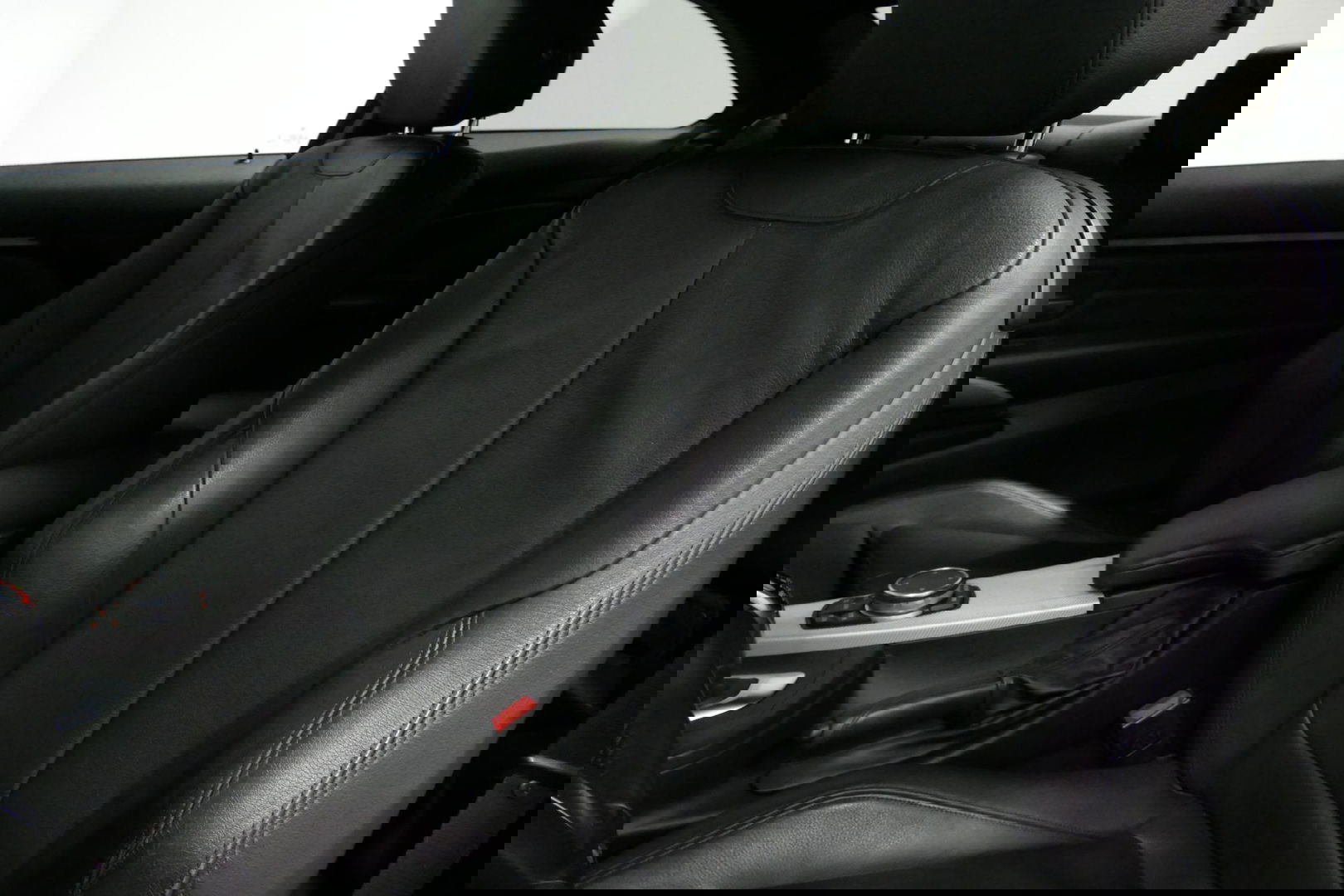 BMW 4 Serie Coupé 428i xDrive M Sport / Stoelverwarming / M Sport-chassis - adaptief onderstel / Navigatie / Climatronic / 19'' LMV / PDC / HiFi speakersysteem / Lederen bekleding / Bi-xenon koplampen / Grootlichtassistent / Sportbesturing variabel