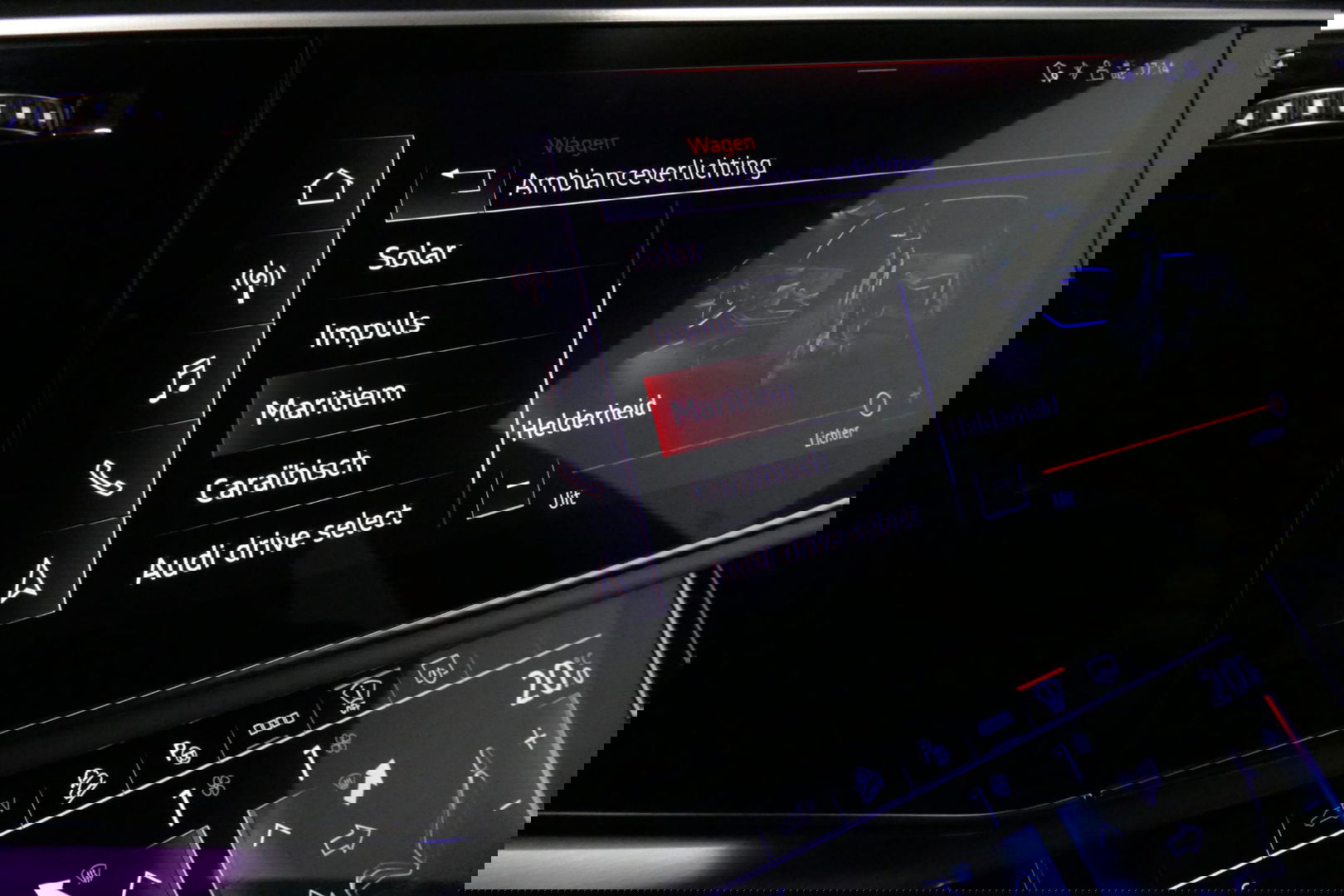 Audi Q8 60 TFSI e quattro Competition / S-Line / HD Matrix LED / Servosluiting / RS-Sportstoelen / Elektr. verstelbare voorstoelen / Head-Up Display / Stuur- & stoelverwarming / 360 graden camera / Bang & Olufsen Sound / Achterbank verwarming / 22'' LMV / Trekhaa