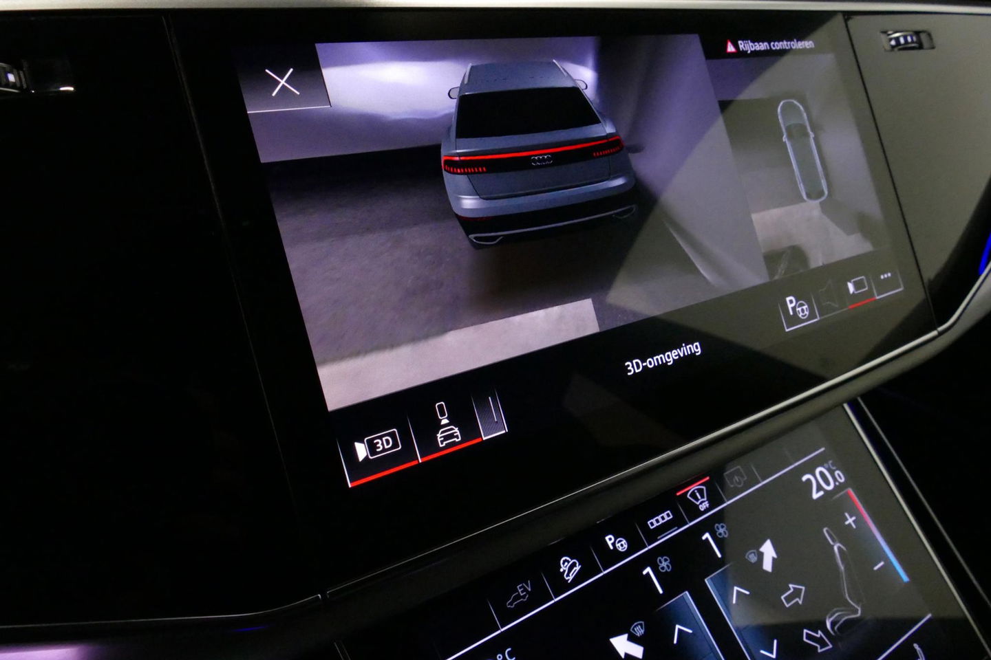 Audi Q8 60 TFSI e quattro Competition / S-Line / HD Matrix LED / Servosluiting / RS-Sportstoelen / Elektr. verstelbare voorstoelen / Head-Up Display / Stuur- & stoelverwarming / 360 graden camera / Bang & Olufsen Sound / Achterbank verwarming / 22'' LMV / Trekhaa