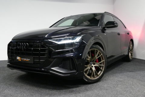 Audi Q8 60 TFSI e quattro Competition / S-Line / HD Matrix LED / Servosluiting / RS-Sportstoelen / Elektr. verstelbare voorstoelen / Head-Up Display / Stuur- & stoelverwarming / 360 graden camera / Bang & Olufsen Sound / Achterbank verwarming / 22'' LMV / Trekhaa