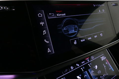 Audi Q8 60 TFSI e quattro Competition / S-Line / HD Matrix LED / Servosluiting / RS-Sportstoelen / Elektr. verstelbare voorstoelen / Head-Up Display / Stuur- & stoelverwarming / 360 graden camera / Bang & Olufsen Sound / Achterbank verwarming / 22'' LMV / Trekhaa