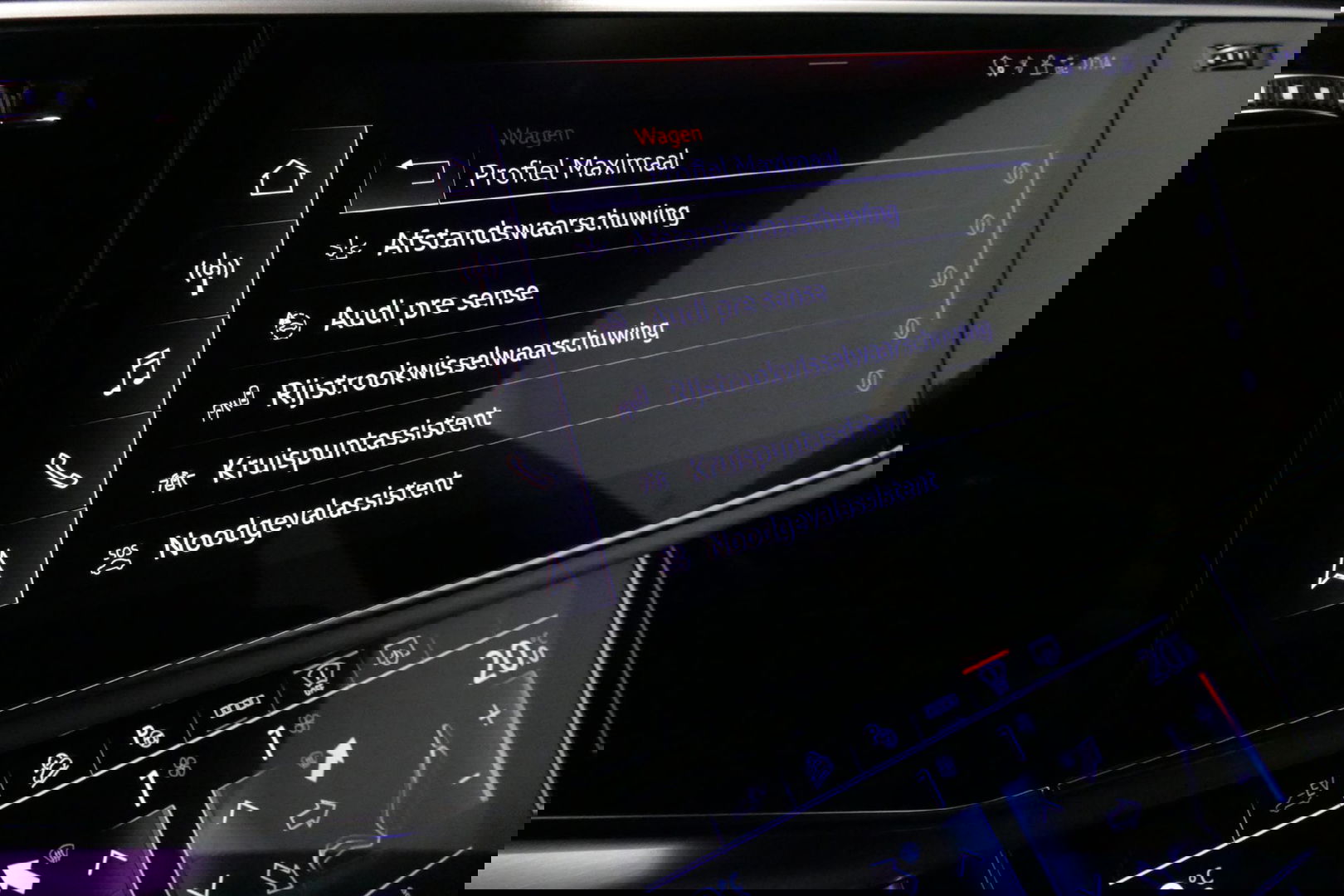Audi Q8 60 TFSI e quattro Competition / S-Line / HD Matrix LED / Servosluiting / RS-Sportstoelen / Elektr. verstelbare voorstoelen / Head-Up Display / Stuur- & stoelverwarming / 360 graden camera / Bang & Olufsen Sound / Achterbank verwarming / 22'' LMV / Trekhaa