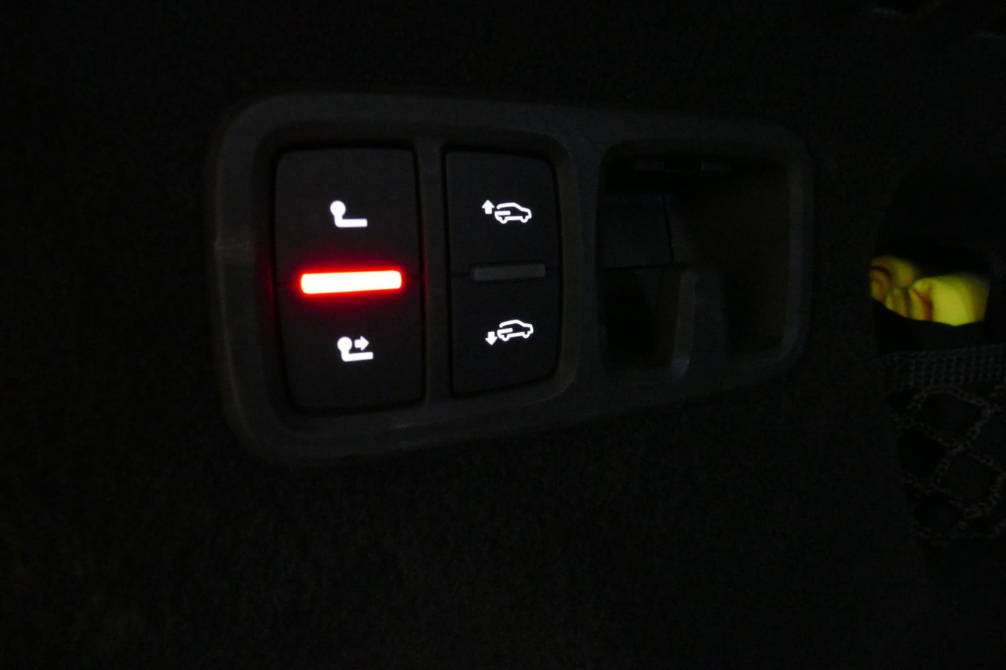 Audi Q8 60 TFSI e quattro Competition / S-Line / HD Matrix LED / Servosluiting / RS-Sportstoelen / Elektr. verstelbare voorstoelen / Head-Up Display / Stuur- & stoelverwarming / 360 graden camera / Bang & Olufsen Sound / Achterbank verwarming / 22'' LMV / Trekhaa