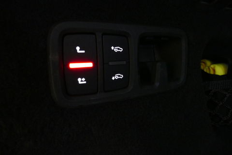 Audi Q8 60 TFSI e quattro Competition / S-Line / HD Matrix LED / Servosluiting / RS-Sportstoelen / Elektr. verstelbare voorstoelen / Head-Up Display / Stuur- & stoelverwarming / 360 graden camera / Bang & Olufsen Sound / Achterbank verwarming / 22'' LMV / Trekhaa