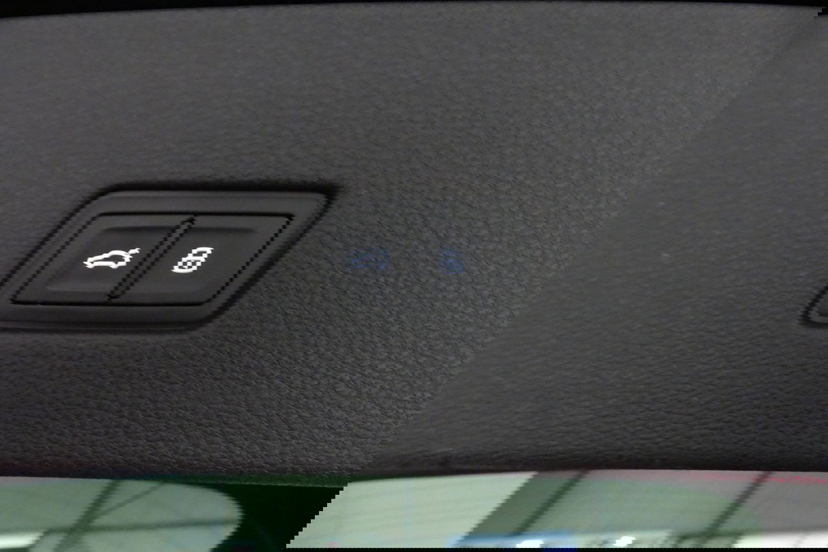 Audi Q8 60 TFSI e quattro Competition / S-Line / HD Matrix LED / Servosluiting / RS-Sportstoelen / Elektr. verstelbare voorstoelen / Head-Up Display / Stuur- & stoelverwarming / 360 graden camera / Bang & Olufsen Sound / Achterbank verwarming / 22'' LMV / Trekhaa