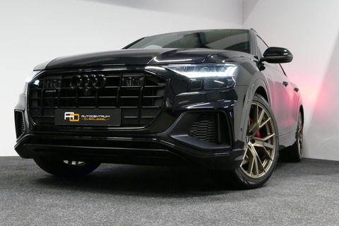 Audi Q8 60 TFSI e quattro Competition / S-Line / HD Matrix LED / Servosluiting / RS-Sportstoelen / Elektr. verstelbare voorstoelen / Head-Up Display / Stuur- & stoelverwarming / 360 graden camera / Bang & Olufsen Sound / Achterbank verwarming / 22'' LMV / Trekhaa