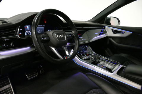 Audi Q8 60 TFSI e quattro Competition / S-Line / HD Matrix LED / Servosluiting / RS-Sportstoelen / Elektr. verstelbare voorstoelen / Head-Up Display / Stuur- & stoelverwarming / 360 graden camera / Bang & Olufsen Sound / Achterbank verwarming / 22'' LMV / Trekhaa