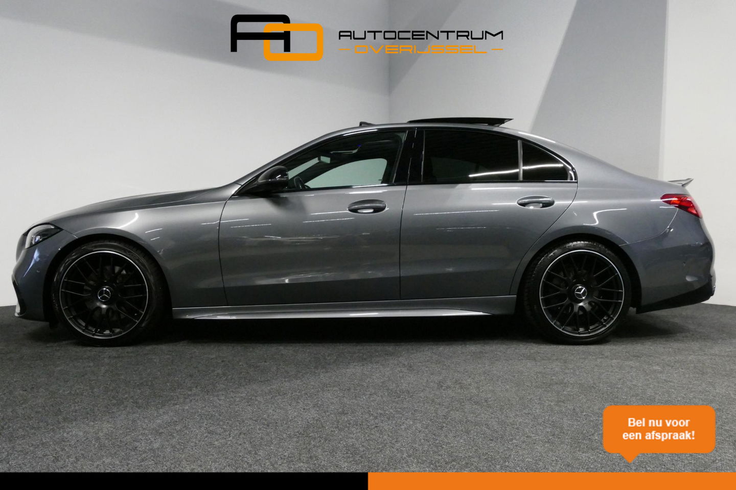 Mercedes-Benz C-Klasse 200 Launch Edition AMG Line / Orig. Nederlands / C63S AMG Diffuser / Panamericana Grill / Panoramadak / Carbon inleg / Apple Carplay - Android Auto / Ambienteverlichting / Stoelverwarming / 19'' LMV / Cruise Control / Achteruitrijcamera / Widescreen