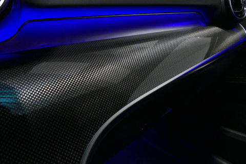 Mercedes-Benz C-Klasse 200 Launch Edition AMG Line / Orig. Nederlands / C63S AMG Diffuser / Panamericana Grill / Panoramadak / Carbon inleg / Apple Carplay - Android Auto / Ambienteverlichting / Stoelverwarming / 19'' LMV / Cruise Control / Achteruitrijcamera / Widescreen