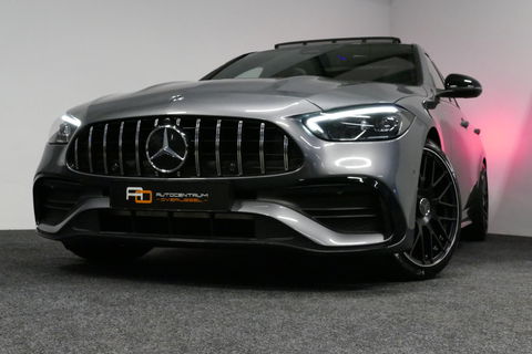 Mercedes-Benz C-Klasse 200 Launch Edition AMG Line / Orig. Nederlands / C63S AMG Diffuser / Panamericana Grill / Panoramadak / Carbon inleg / Apple Carplay - Android Auto / Ambienteverlichting / Stoelverwarming / 19'' LMV / Cruise Control / Achteruitrijcamera / Widescreen