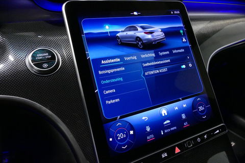 Mercedes-Benz C-Klasse 200 Launch Edition AMG Line / Orig. Nederlands / C63S AMG Diffuser / Panamericana Grill / Panoramadak / Carbon inleg / Apple Carplay - Android Auto / Ambienteverlichting / Stoelverwarming / 19'' LMV / Cruise Control / Achteruitrijcamera / Widescreen