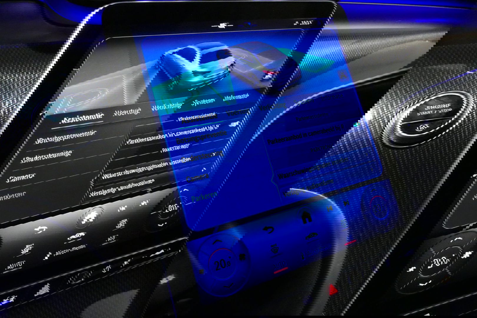 Mercedes-Benz C-Klasse 200 Launch Edition AMG Line / Orig. Nederlands / C63S AMG Diffuser / Panamericana Grill / Panoramadak / Carbon inleg / Apple Carplay - Android Auto / Ambienteverlichting / Stoelverwarming / 19'' LMV / Cruise Control / Achteruitrijcamera / Widescreen