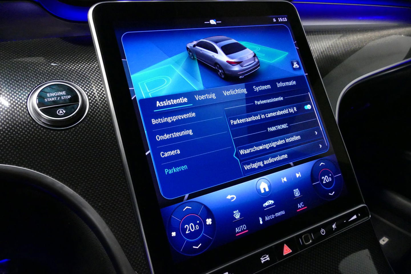 Mercedes-Benz C-Klasse 200 Launch Edition AMG Line / Orig. Nederlands / C63S AMG Diffuser / Panamericana Grill / Panoramadak / Carbon inleg / Apple Carplay - Android Auto / Ambienteverlichting / Stoelverwarming / 19'' LMV / Cruise Control / Achteruitrijcamera / Widescreen