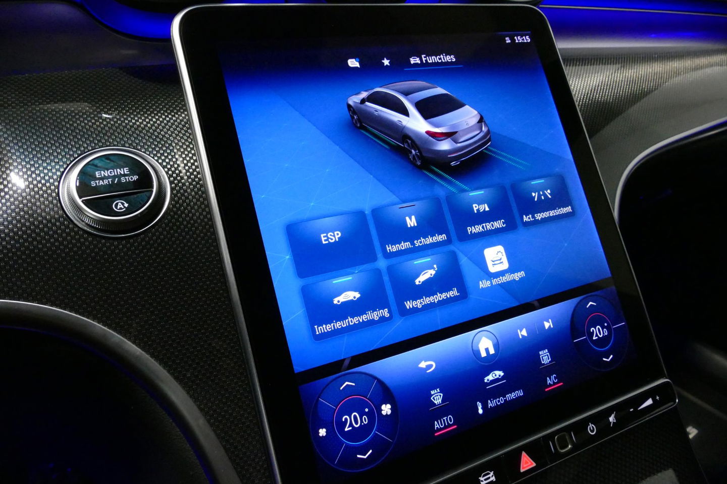 Mercedes-Benz C-Klasse 200 Launch Edition AMG Line / Orig. Nederlands / C63S AMG Diffuser / Panamericana Grill / Panoramadak / Carbon inleg / Apple Carplay - Android Auto / Ambienteverlichting / Stoelverwarming / 19'' LMV / Cruise Control / Achteruitrijcamera / Widescreen