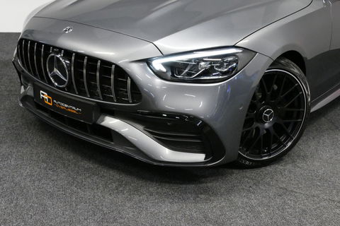 Mercedes-Benz C-Klasse 200 Launch Edition AMG Line / Orig. Nederlands / C63S AMG Diffuser / Panamericana Grill / Panoramadak / Carbon inleg / Apple Carplay - Android Auto / Ambienteverlichting / Stoelverwarming / 19'' LMV / Cruise Control / Achteruitrijcamera / Widescreen