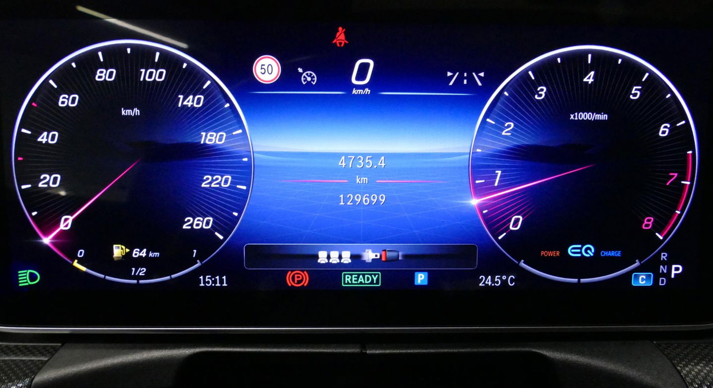 Mercedes-Benz C-Klasse 200 Launch Edition AMG Line / Orig. Nederlands / C63S AMG Diffuser / Panamericana Grill / Panoramadak / Carbon inleg / Apple Carplay - Android Auto / Ambienteverlichting / Stoelverwarming / 19'' LMV / Cruise Control / Achteruitrijcamera / Widescreen