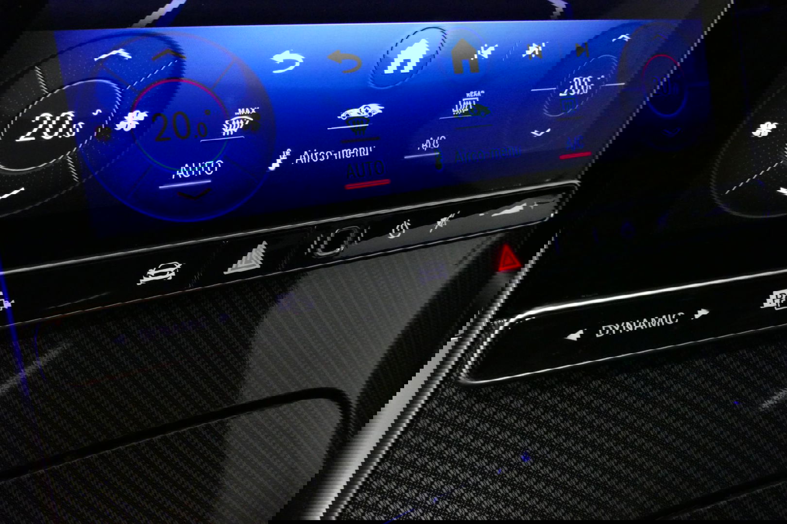 Mercedes-Benz C-Klasse 200 Launch Edition AMG Line / Orig. Nederlands / C63S AMG Diffuser / Panamericana Grill / Panoramadak / Carbon inleg / Apple Carplay - Android Auto / Ambienteverlichting / Stoelverwarming / 19'' LMV / Cruise Control / Achteruitrijcamera / Widescreen