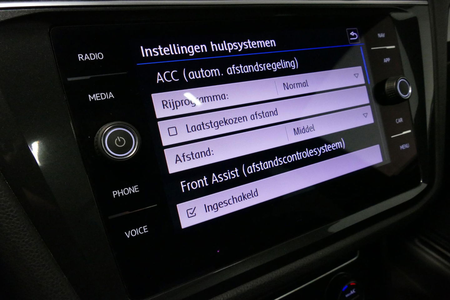 Volkswagen Tiguan 1.4 TSI ACT Business R / Orig. Nederlands / R-line / Black Style / 20" Suzuka LMV / Panoramadak / LED koplampen / Stoelmassage / Stoelverwarming / Virtual Cockpit / Achteruitrijcamera /  Adapt. Cruise / Elek. achterklep /  Apple Carplay-Android Auto / DAB