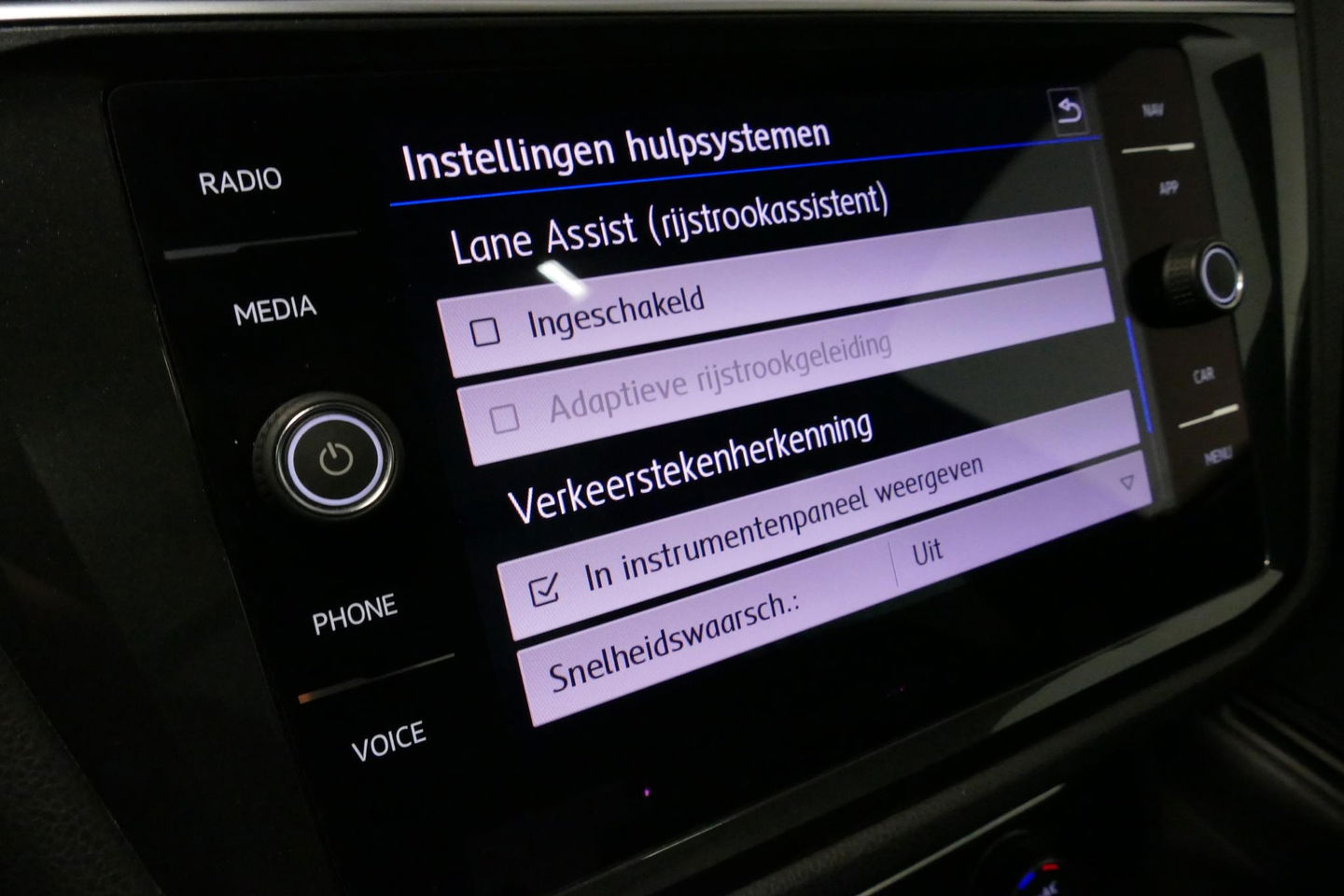 Volkswagen Tiguan 1.4 TSI ACT Business R / Orig. Nederlands / R-line / Black Style / 20" Suzuka LMV / Panoramadak / LED koplampen / Stoelmassage / Stoelverwarming / Virtual Cockpit / Achteruitrijcamera /  Adapt. Cruise / Elek. achterklep /  Apple Carplay-Android Auto / DAB