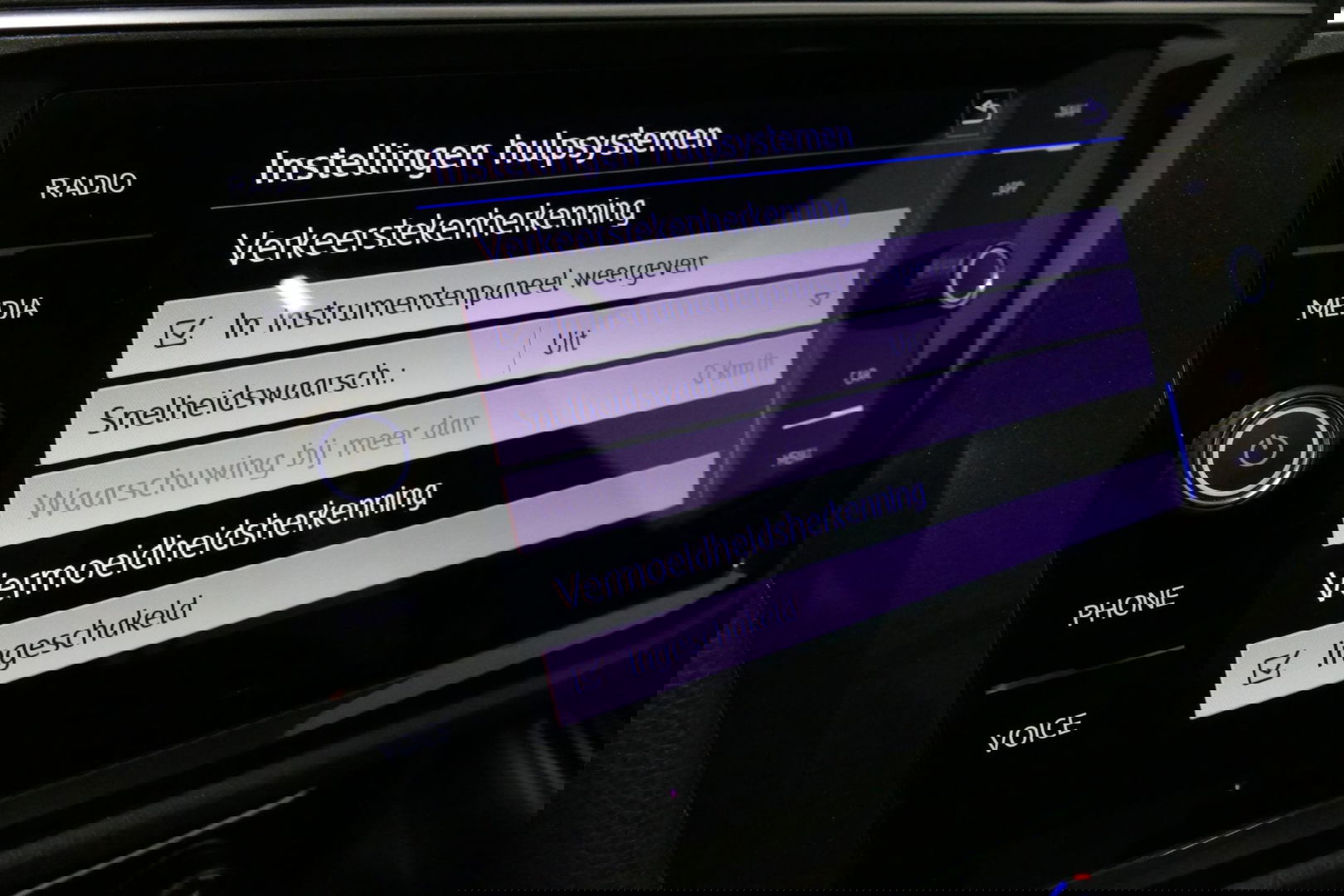 Volkswagen Tiguan 1.4 TSI ACT Business R / Orig. Nederlands / R-line / Black Style / 20" Suzuka LMV / Panoramadak / LED koplampen / Stoelmassage / Stoelverwarming / Virtual Cockpit / Achteruitrijcamera /  Adapt. Cruise / Elek. achterklep /  Apple Carplay-Android Auto / DAB