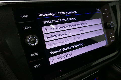 Volkswagen Tiguan 1.4 TSI ACT Business R / Orig. Nederlands / R-line / Black Style / 20" Suzuka LMV / Panoramadak / LED koplampen / Stoelmassage / Stoelverwarming / Virtual Cockpit / Achteruitrijcamera /  Adapt. Cruise / Elek. achterklep /  Apple Carplay-Android Auto / DAB