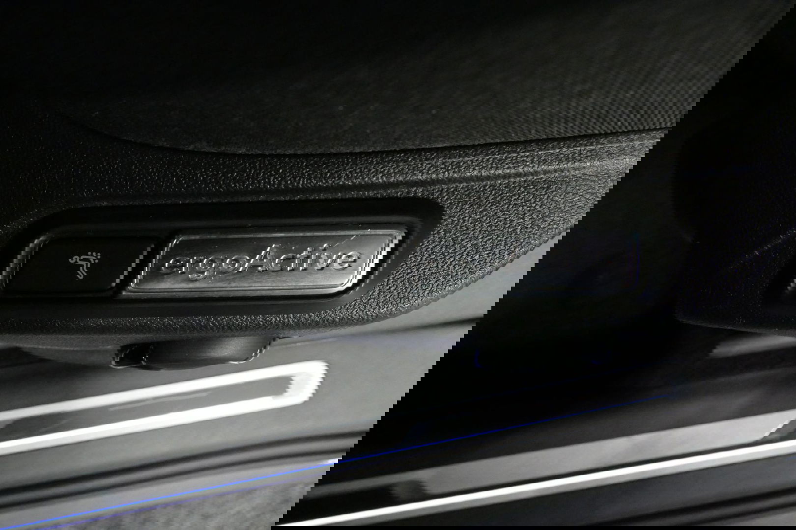 Volkswagen Tiguan 1.4 TSI ACT Business R / Orig. Nederlands / R-line / Black Style / 20" Suzuka LMV / Panoramadak / LED koplampen / Stoelmassage / Stoelverwarming / Virtual Cockpit / Achteruitrijcamera /  Adapt. Cruise / Elek. achterklep /  Apple Carplay-Android Auto / DAB