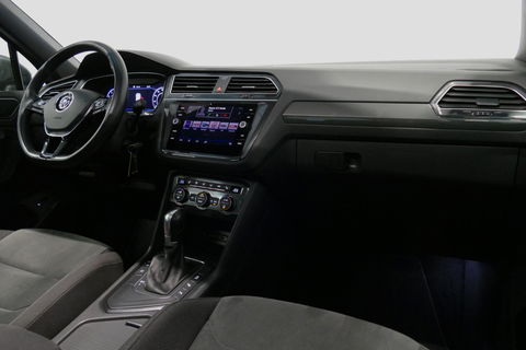 Volkswagen Tiguan 1.4 TSI ACT Business R / Orig. Nederlands / R-line / Black Style / 20" Suzuka LMV / Panoramadak / LED koplampen / Stoelmassage / Stoelverwarming / Virtual Cockpit / Achteruitrijcamera /  Adapt. Cruise / Elek. achterklep /  Apple Carplay-Android Auto / DAB